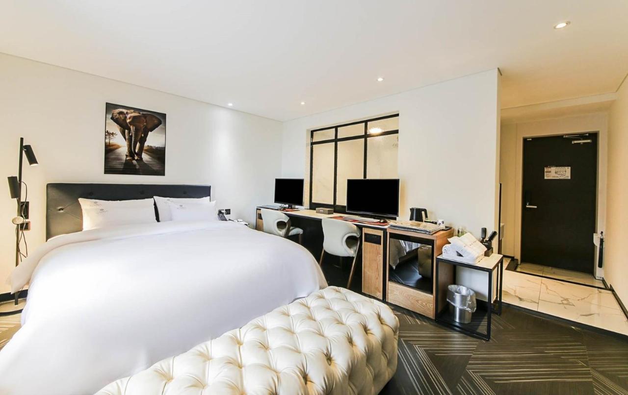 Kama Hotel Jeonju Zewnętrze zdjęcie